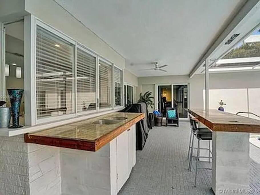 Pool Vacation Villa Hollywood Bagian luar foto