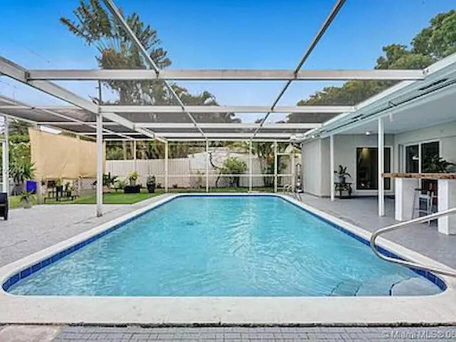 Pool Vacation Villa Hollywood Bagian luar foto