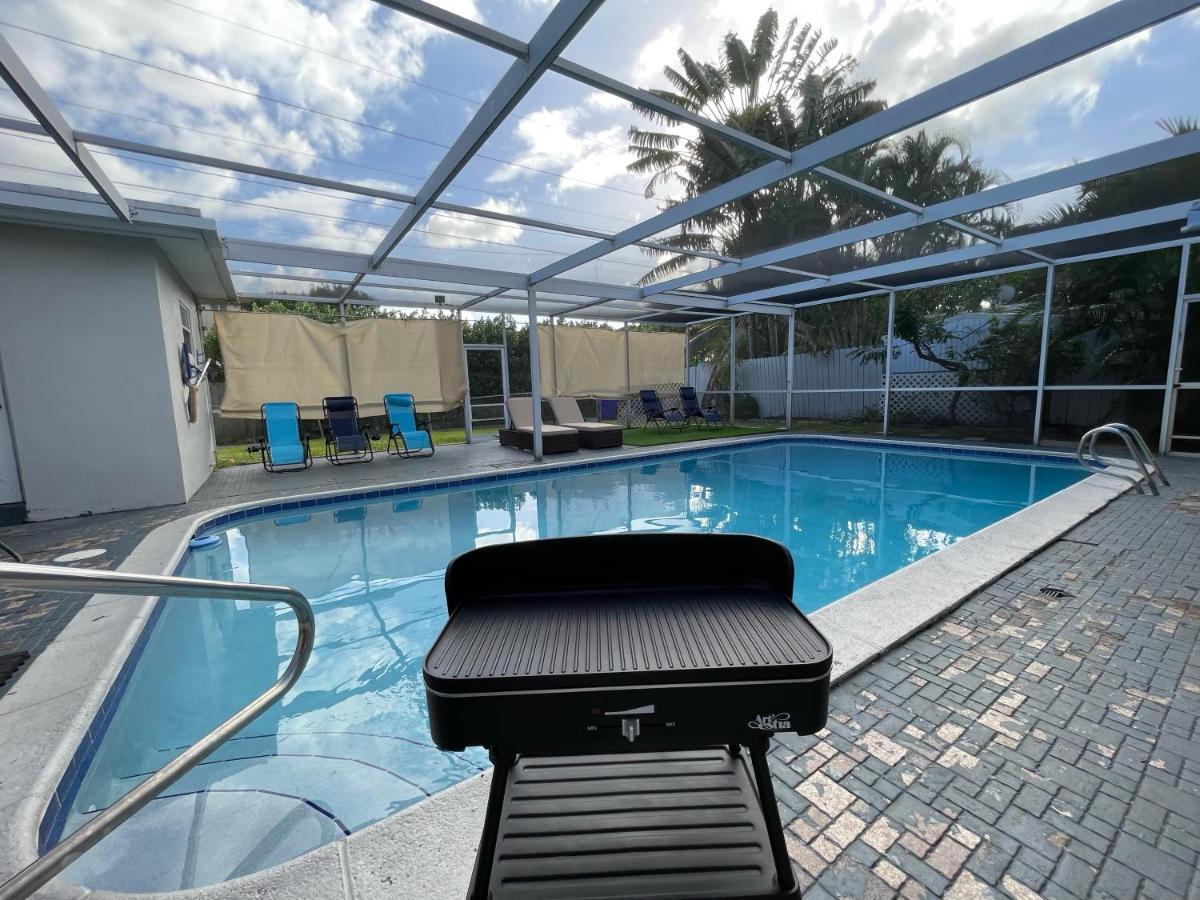 Pool Vacation Villa Hollywood Bagian luar foto
