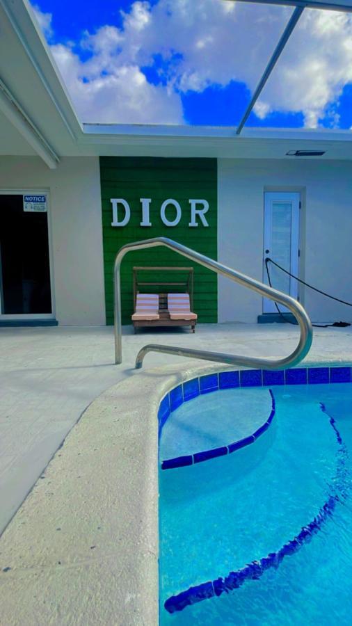 Pool Vacation Villa Hollywood Bagian luar foto